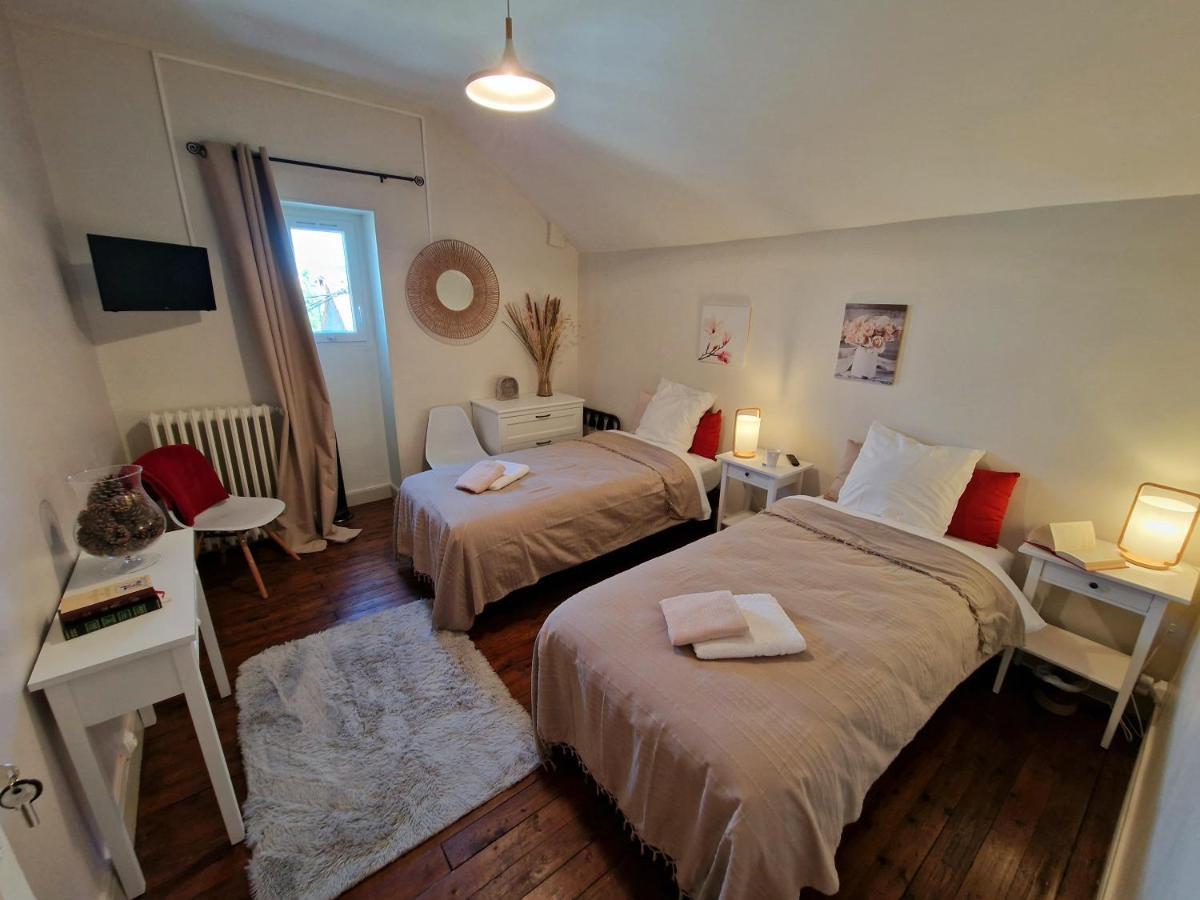 La Chtite Creuse - Chambres D'Hotes - Parking - Abri 2 Roues Boussac  Екстериор снимка